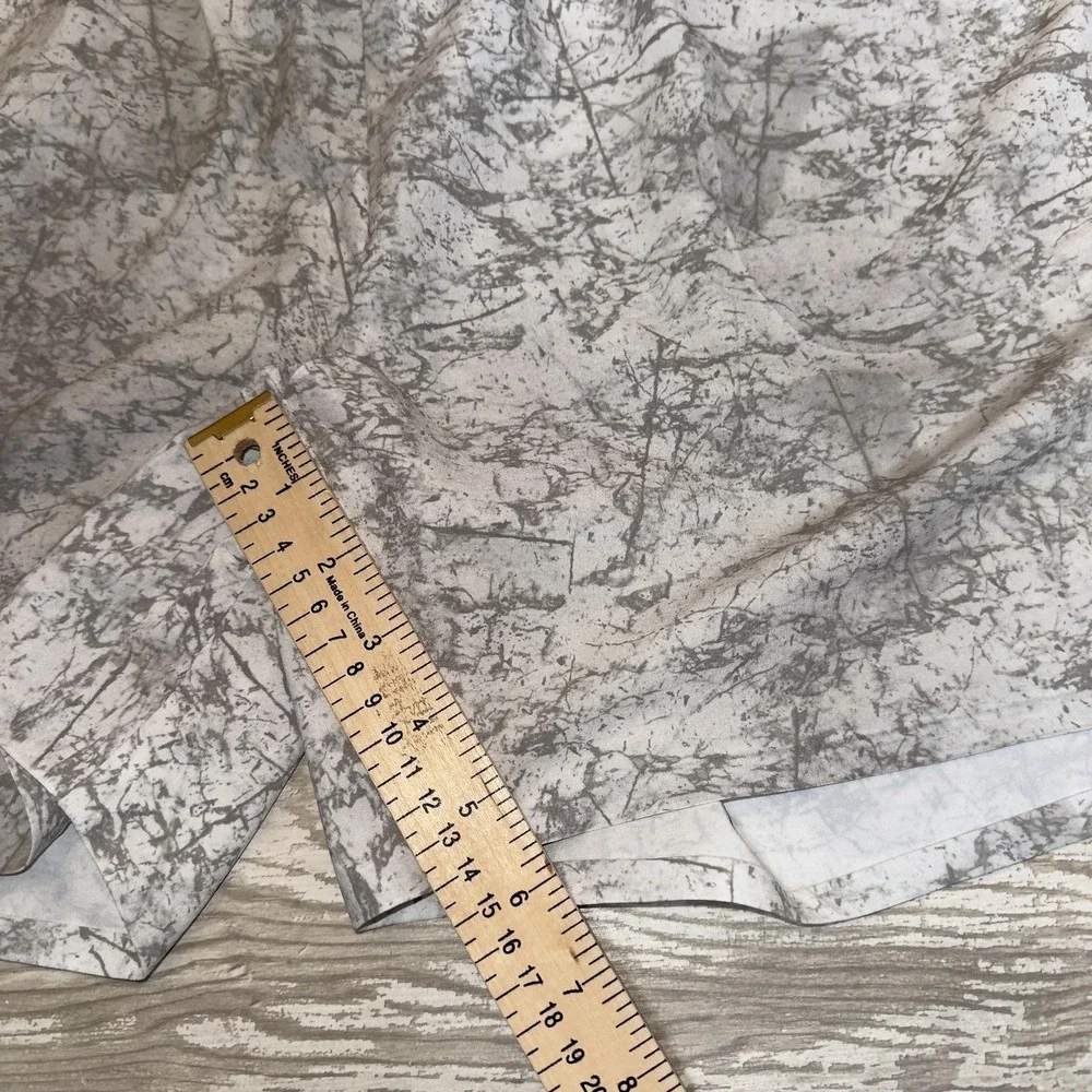 Chubbies Shorts Mens 2XL Gray‎ White 5.5 Inseam Marble Print Drawstring